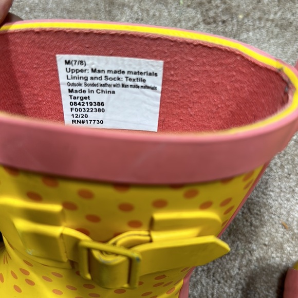 Target polka dot yellow/pink toddler rain boots size medium (7/8) - Picture 6 of 6